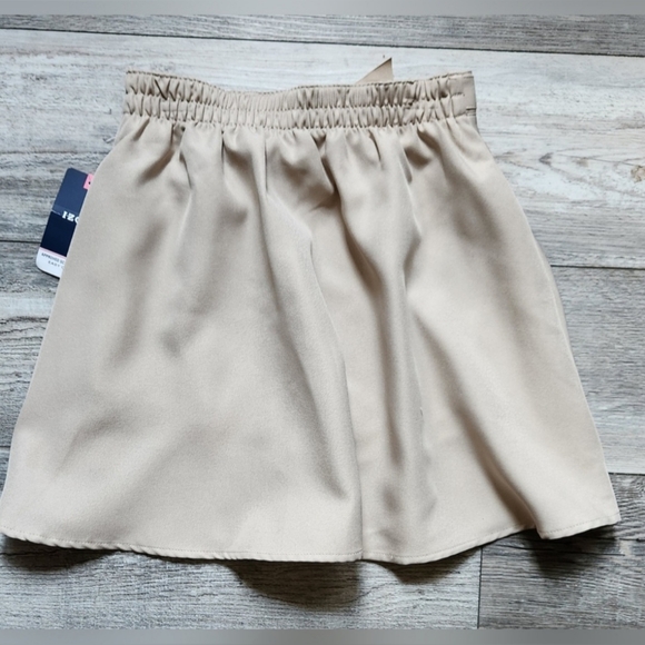 Izod Girl's Elastic Waist Belted Khaki Scooter Skirt. - Picture 5 of 5